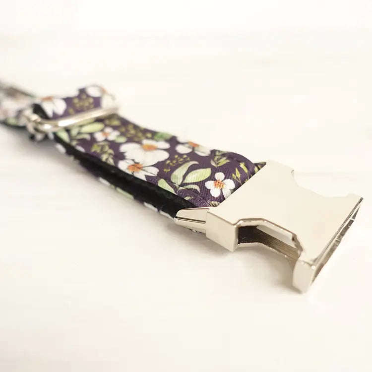 Black Chrysanthemum Metal Buckle Dog Collar
